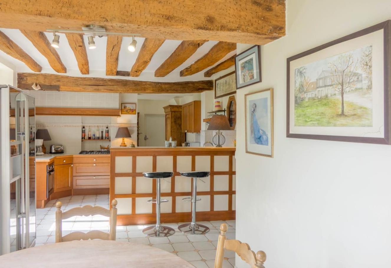 Maison Chaleureuse De 4 A 12 Personnes Neuville-aux-Bois Exterior photo